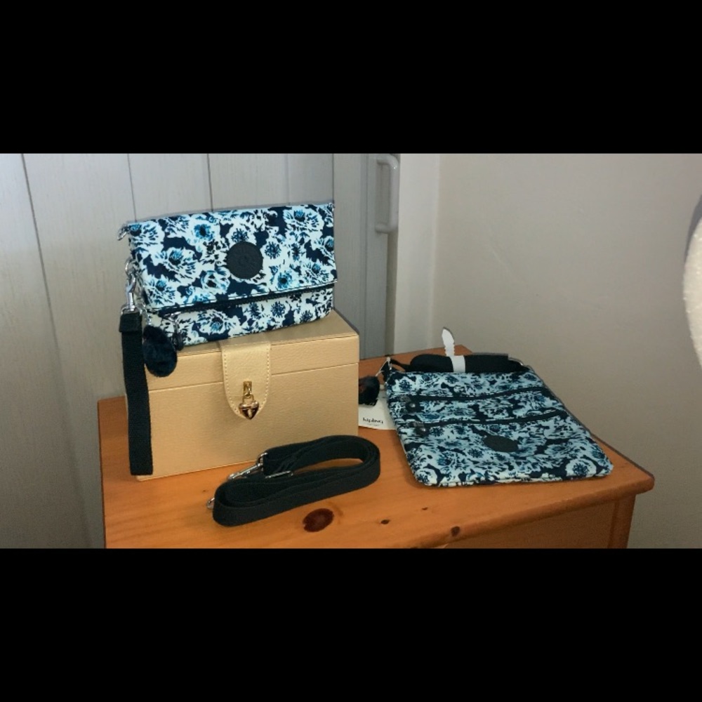 Kipling Wristlet Bag White and Blue